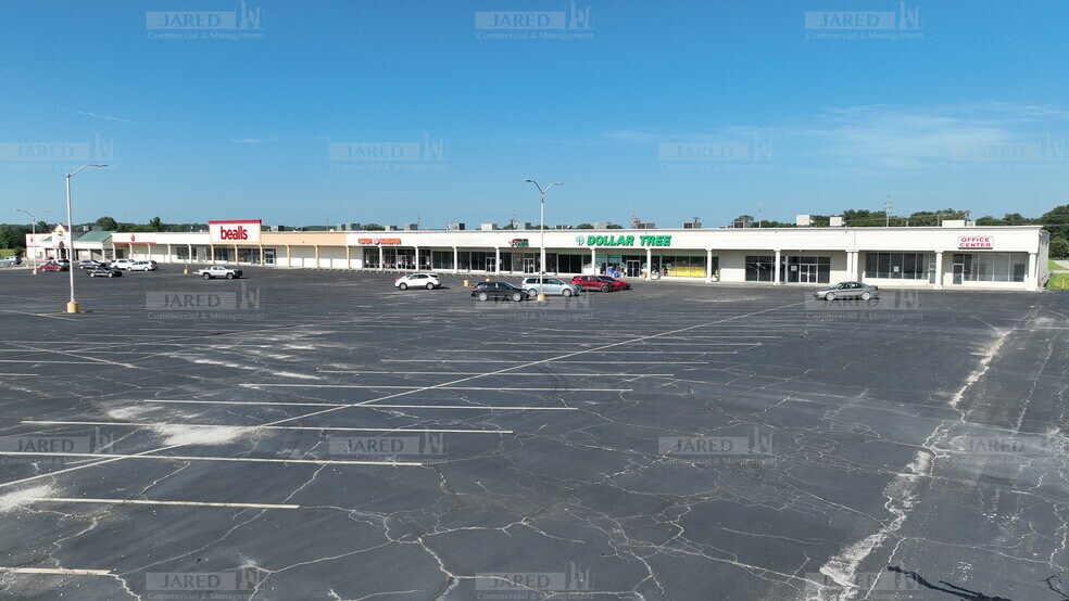 More Photos Of 100 Hall St, Coffeyville Unknown For Lease