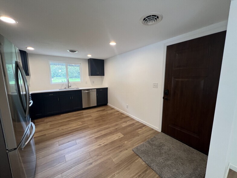 More Photos Of 2271 S Cost a Plenty Rd, Warsaw Apartments For Sale