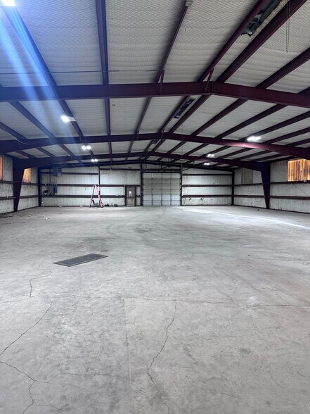 More Photos Of 4809 W Loop 289, Lubbock Warehouse For Lease