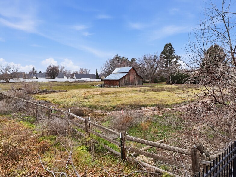 More Photos Of 10499 W State St, Star Land For Sale