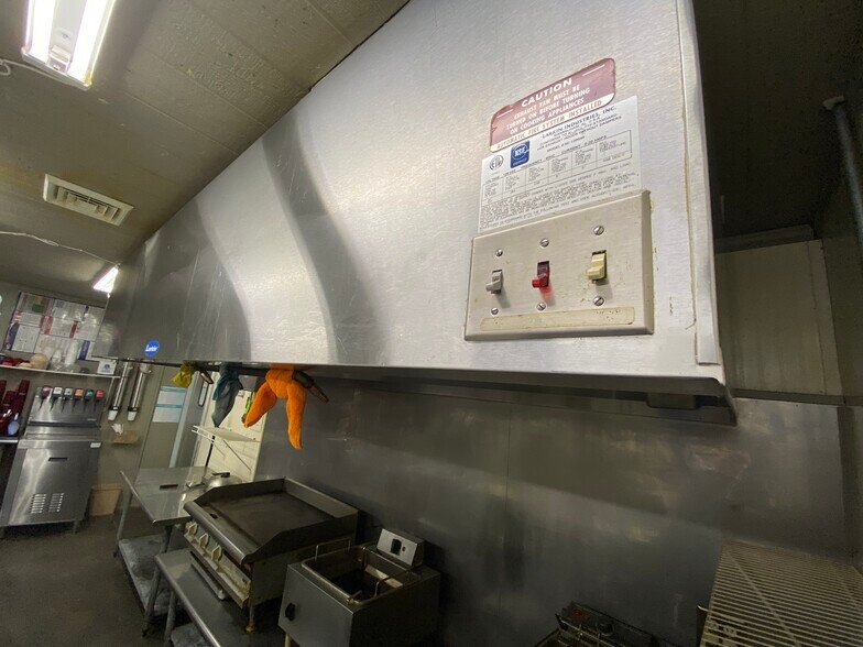 More Photos Of 215 S Washington Ave, Walnut Grove Restaurant For Sale