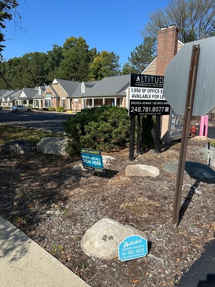 More Photos Of 31886 Northwestern Hwy, Farmington Office For Lease