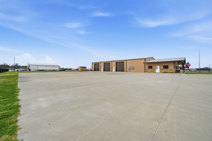 More Photos Of 4626 County Road 2200, Greenville Flex For Sale