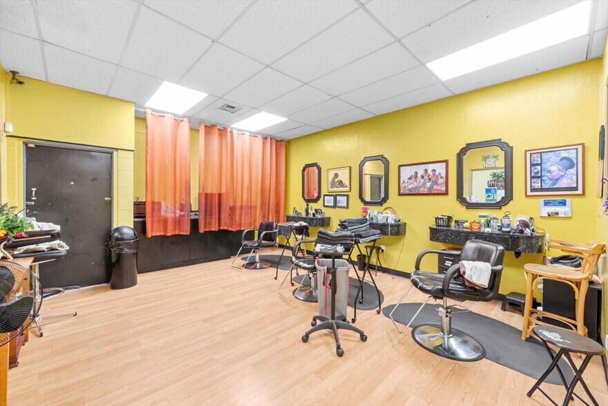 More Photos Of 945 Empire St, Fairfield Freestanding For Sale