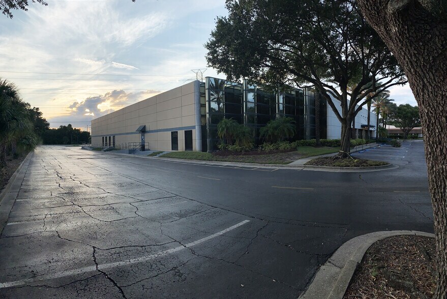 More Photos Of 3504 Cragmont Dr, Tampa Office For Lease