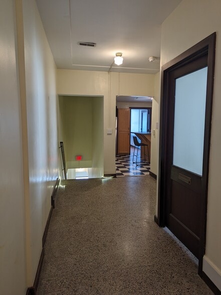 More Photos Of 125 N 4th St, Lafayette Office For Lease