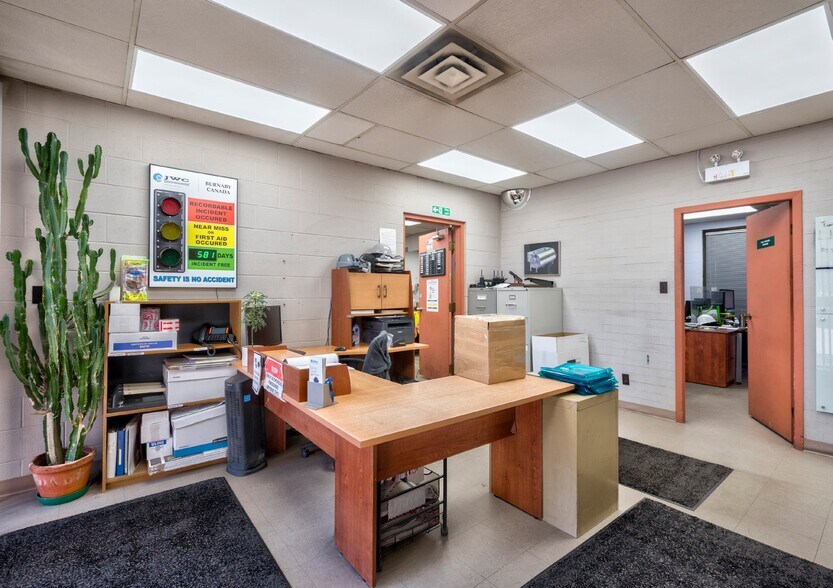 More Photos Of 2889 Norland Ave, Burnaby Warehouse For Sale