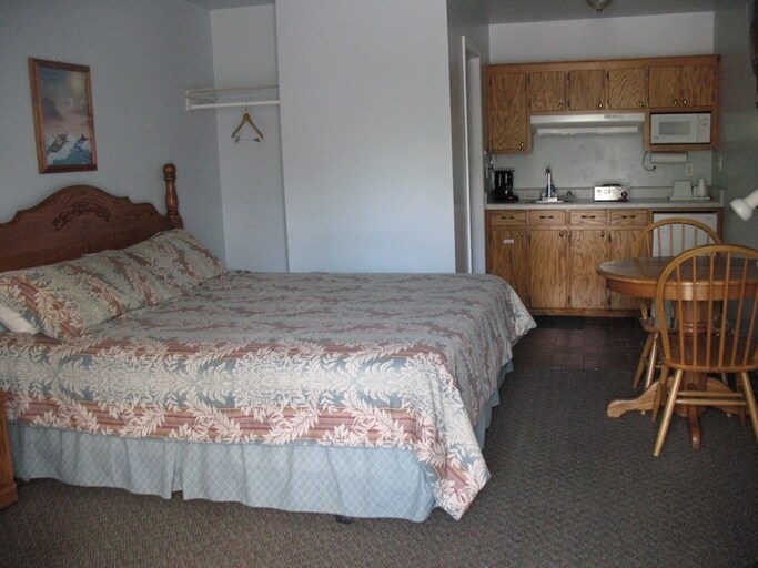 More Photos Of 360 Highway 62 E, Salem Hotel For Sale