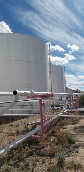 More Photos Of 4010 El Rey Rd, Albuquerque Chemical Oil Refinery For Sale