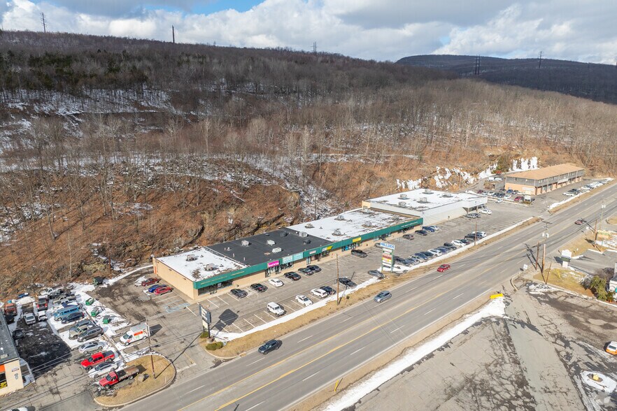 More Photos Of 600 BLK Scranton Carbondale Hwy, Archbald Unknown For Lease