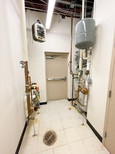 More Photos Of 4820 S Arrowhead Dr, Independence Medical For Lease