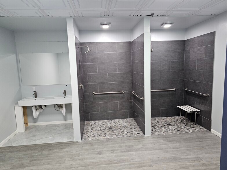 More Photos Of 6946 Post Rd, North Kingstown Medical For Lease