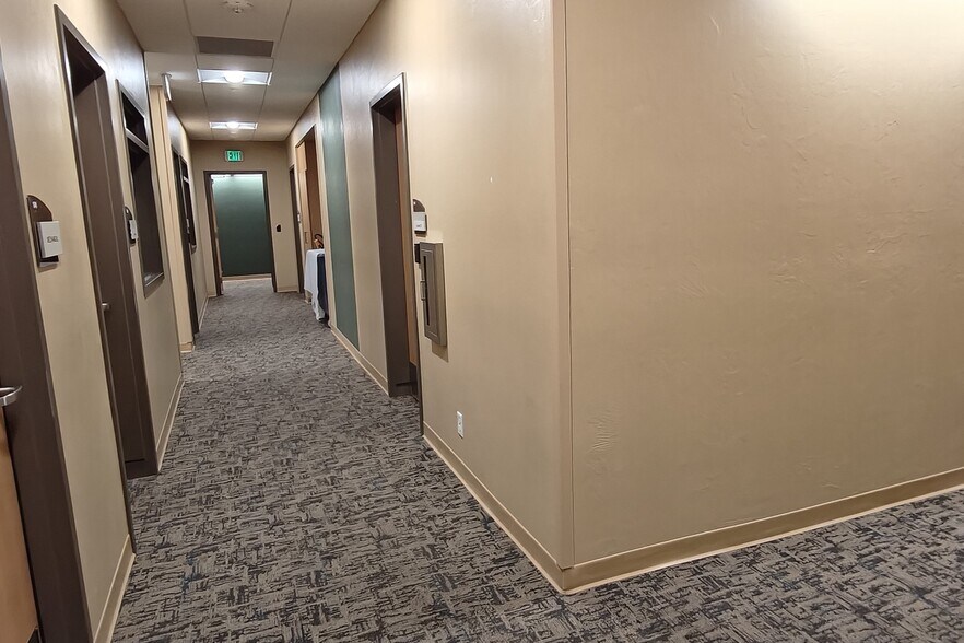 More Photos Of 3210 E Rd, Clifton Office For Sale