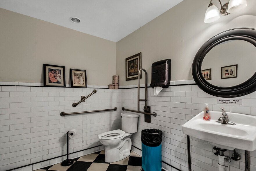 More Photos Of 787 Main St S, Woodbury Storefront Retail Office For Sale