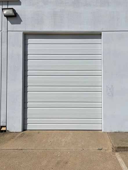 More Photos Of 901 Terminal Rd, Fort Worth Warehouse For Lease