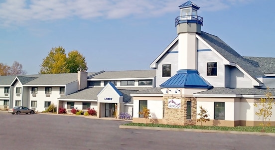Primary Photo Of 3009 Lakeshore Dr E, Ashland Hotel For Sale