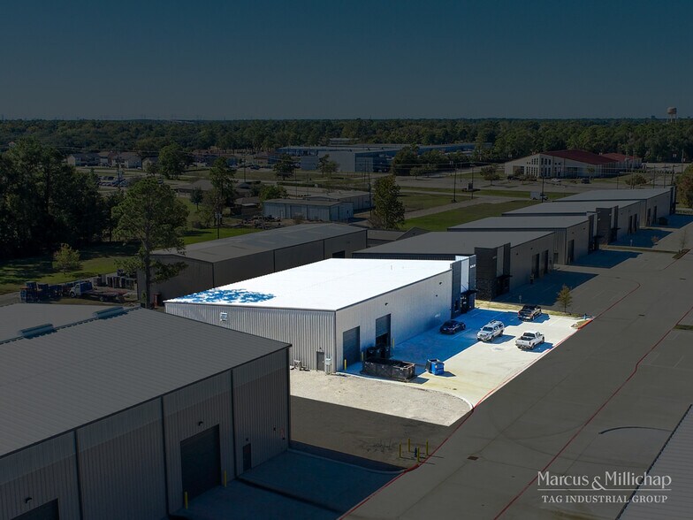 More Photos Of 2323 S Houston Ave, Humble Warehouse For Sale