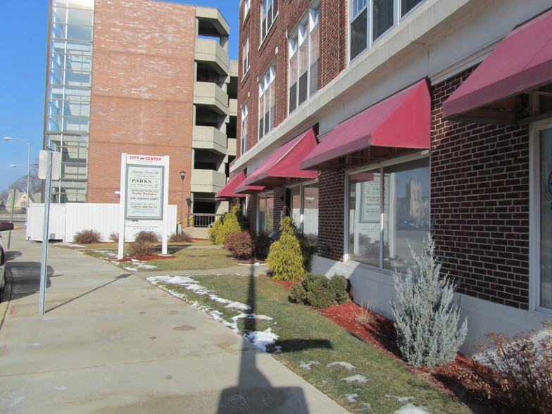 Primary Photo Of 17 Forest Ave, Fond Du Lac Apartments For Lease