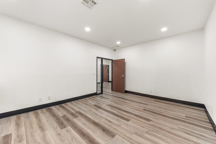 More Photos Of 23282 Peralta Dr, Laguna Hills Warehouse For Sale