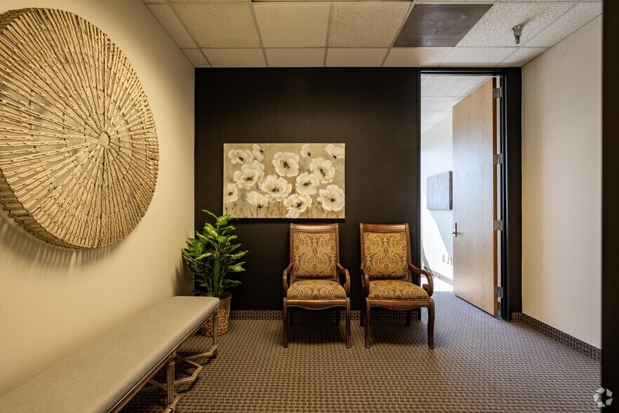 More Photos Of 1612 Summit Ave, Fort Worth Office For Sale