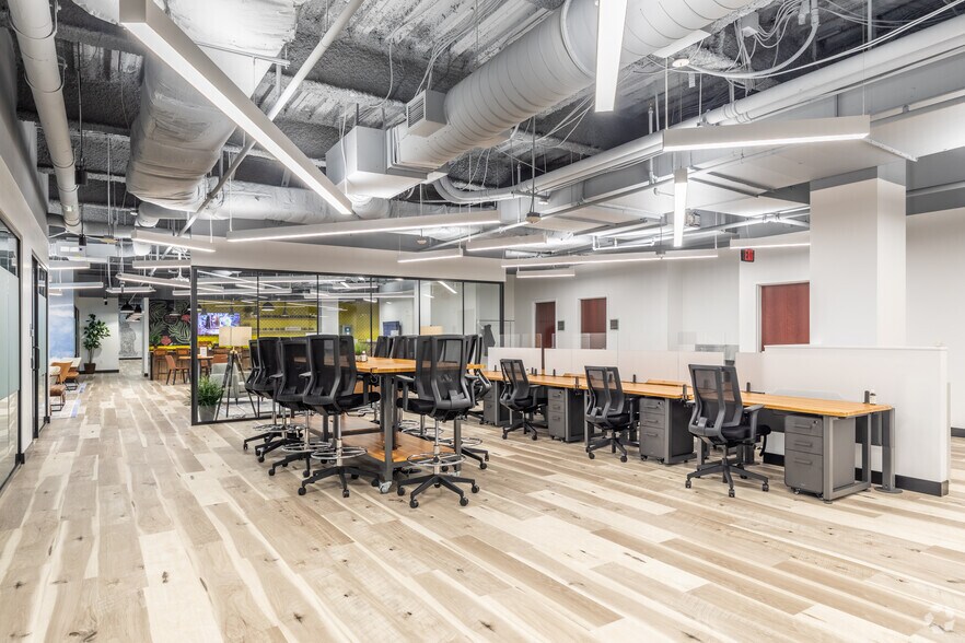 More Photos Of 2300 Wilson Blvd, Arlington Coworking Space