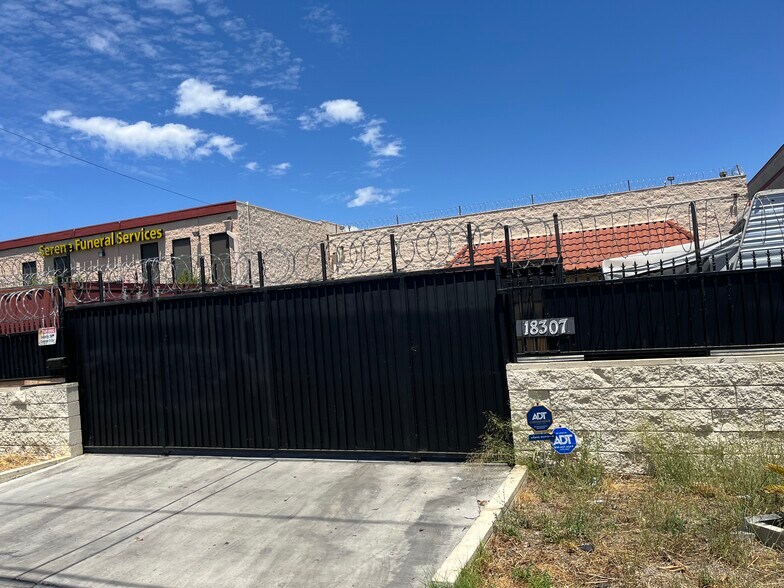 Primary Photo Of 18307 Napa St, Northridge Warehouse For Lease
