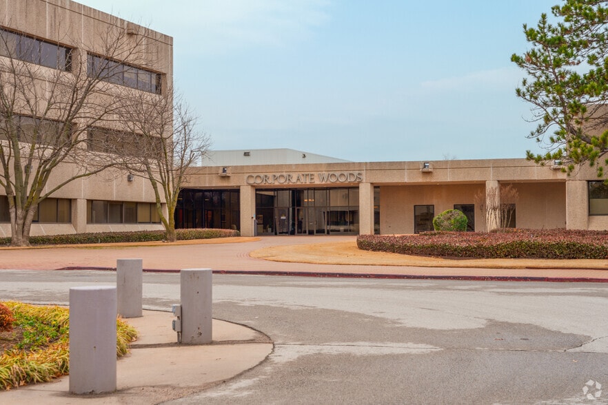 More Photos Of 4500 S 129th East Ave, Tulsa Office For Lease