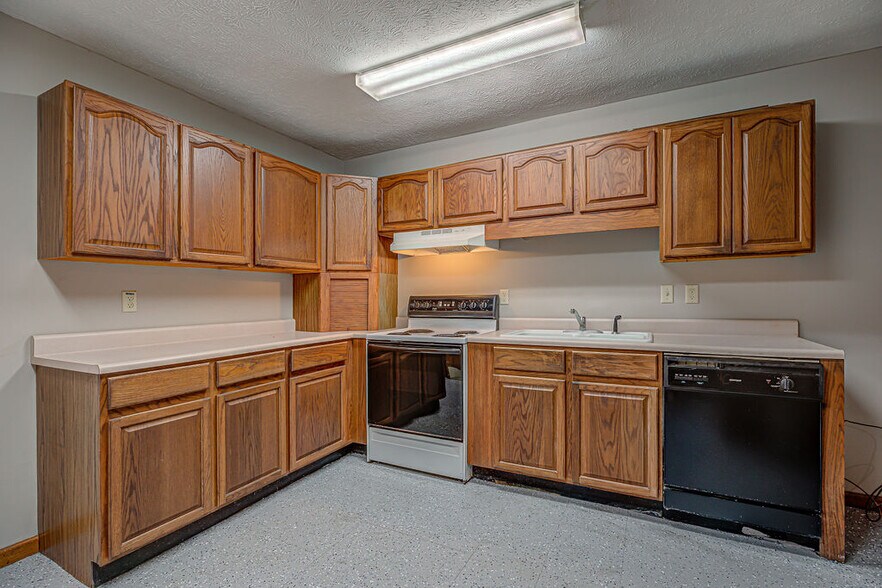 More Photos Of 4420 S Dixie Hwy, Franklin Office For Sale