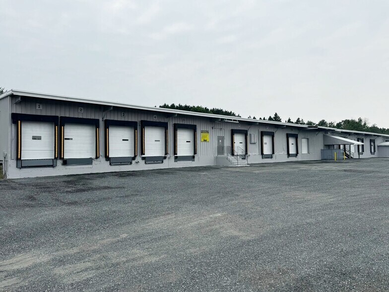Primary Photo Of 675 E Allman St, Medford Warehouse For Lease