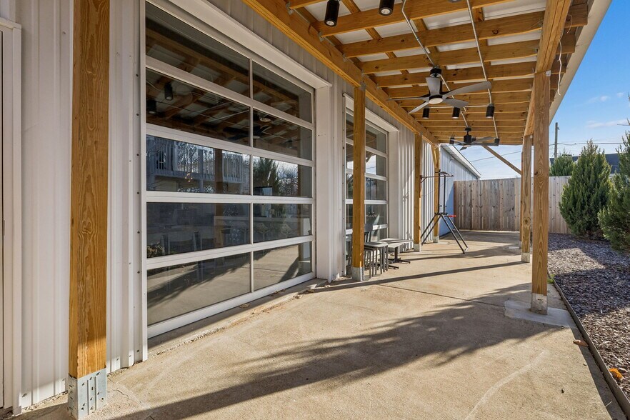 More Photos Of 5101 Kentucky Ave, Nashville Office For Sale