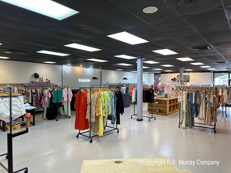 More Photos Of 1324-1326 E. Battlefield, Springfield General Retail For Lease