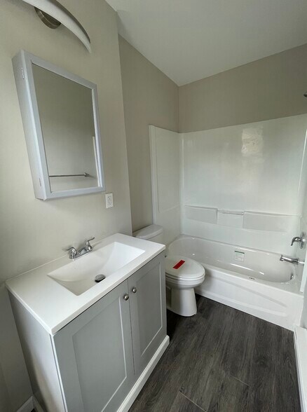 More Photos Of 430 Macdade Blvd, Collingdale Apartments For Sale