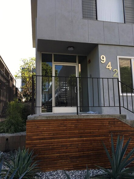 More Photos Of 942 S Burlington Ave, Los Angeles Apartments For Sale