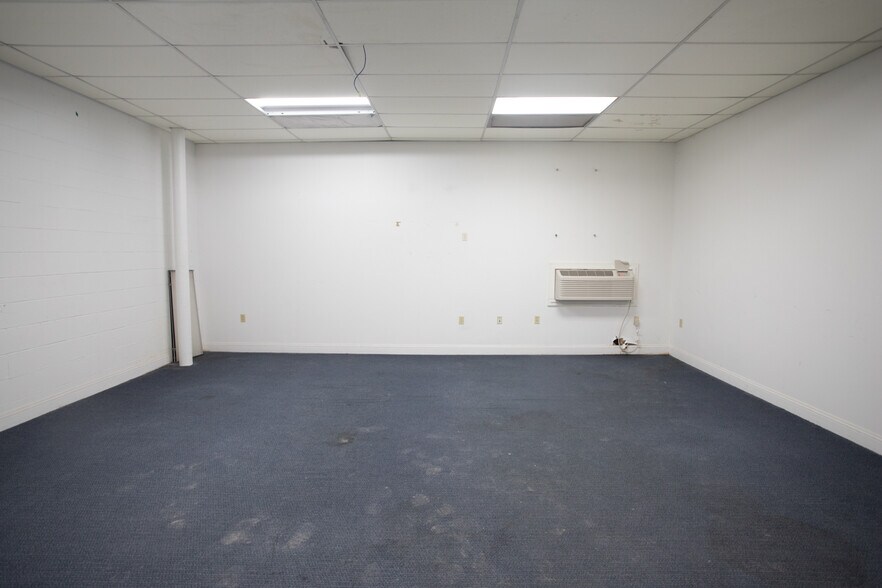 More Photos Of 63 Water St, Fall River Warehouse For Lease