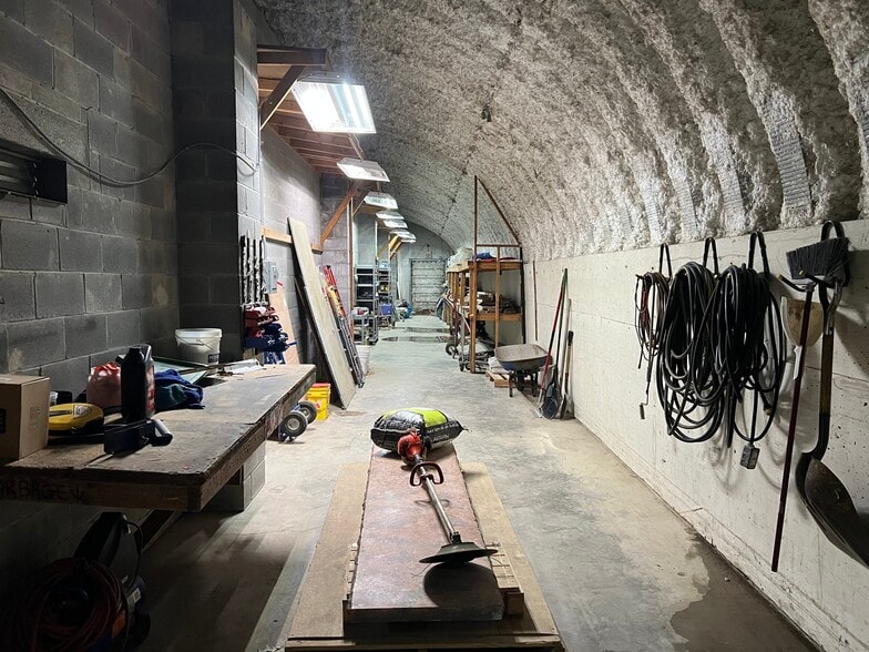 More Photos Of 969 Ohio Pike, Cincinnati Flex For Sale