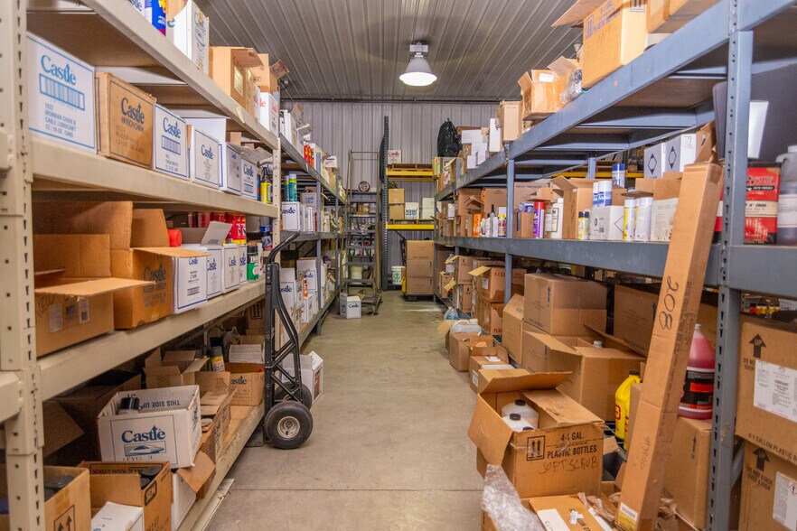 More Photos Of 3470 Belmont St, Bellaire Auto Salvage Facility For Sale