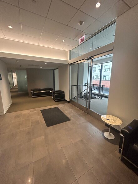 More Photos Of 1849 Green Bay Rd, Highland Park Office For Lease