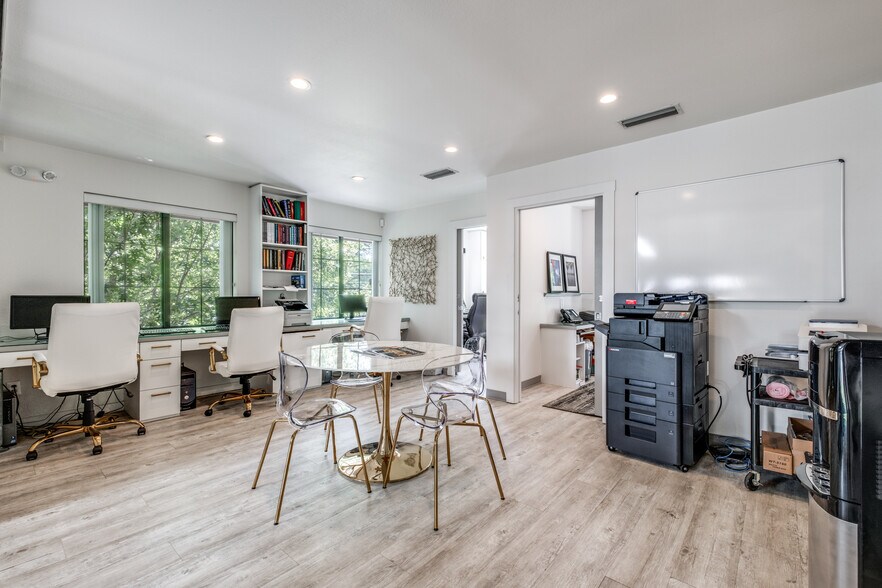 More Photos Of 3006 Cole Ave, Dallas Office For Sale