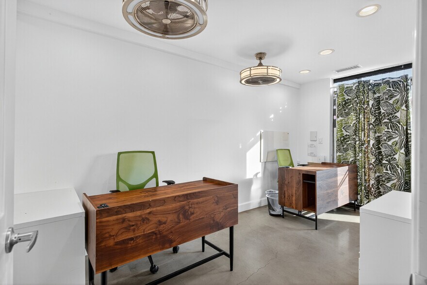 More Photos Of 401 Torrance Blvd, Redondo Beach Unknown For Lease