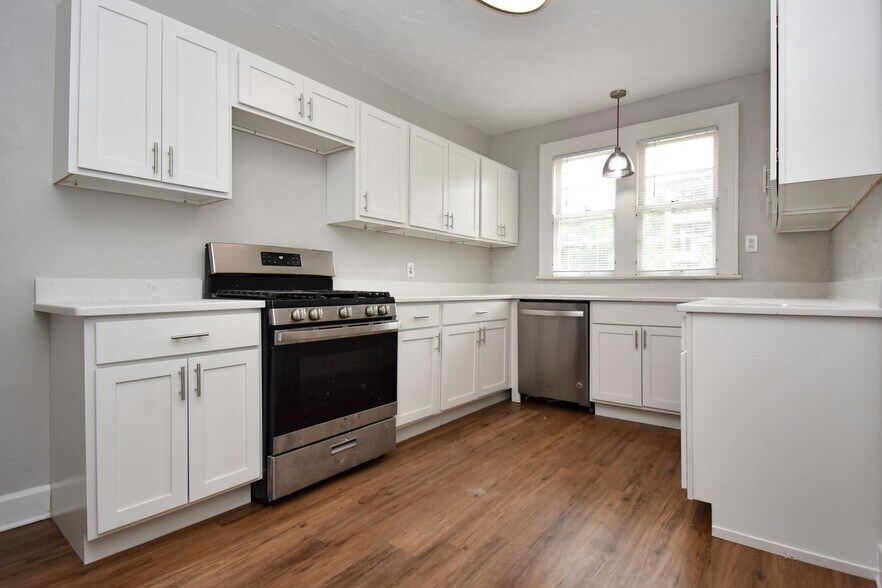 More Photos Of 949 SW 13th St, Gainesville Office Residential For Sale