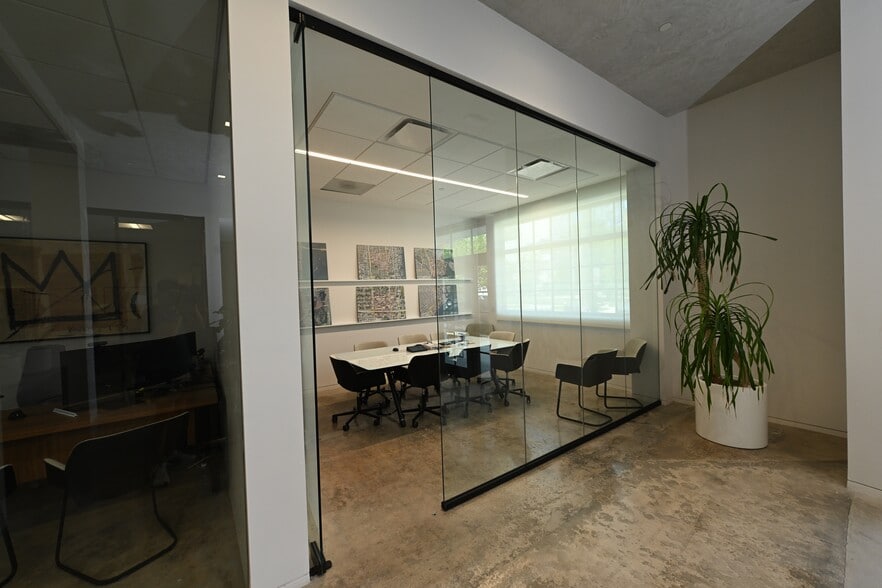 More Photos Of 2319 N Miami Ave, Miami Office For Lease