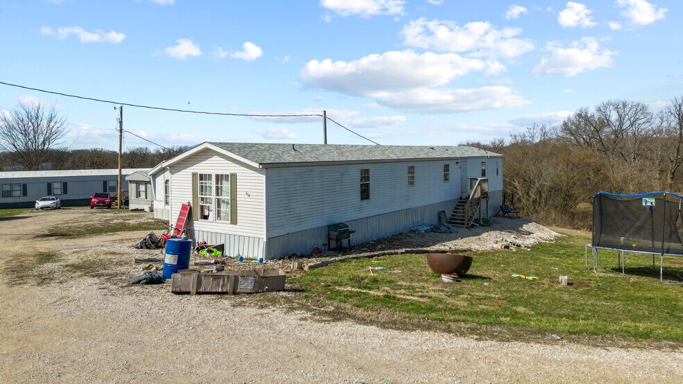 More Photos Of 210 Country Living Ln, Eldon Manufactured Housing Mobile Home Park For Sale