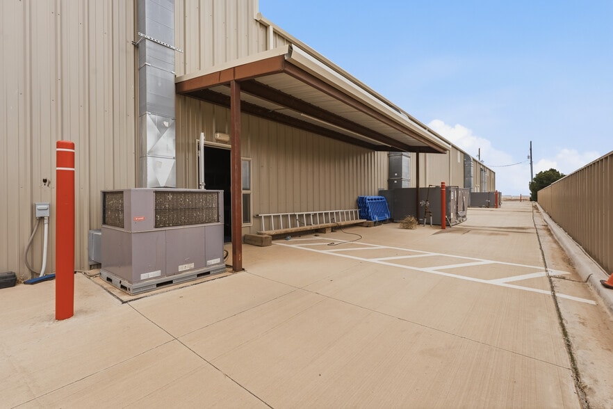 More Photos Of 5505 132nd st, Lubbock Industrial For Sale