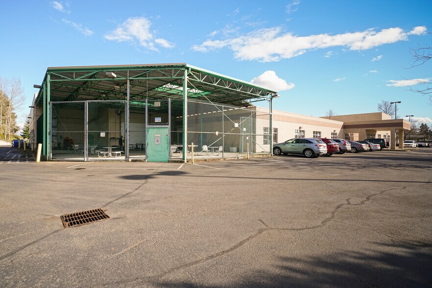 More Photos Of 2850-2860 Broadway St NE, Salem Medical For Lease