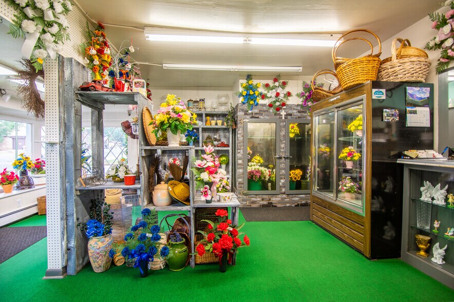 More Photos Of 30 N Market St, Cortez Garden Center For Sale