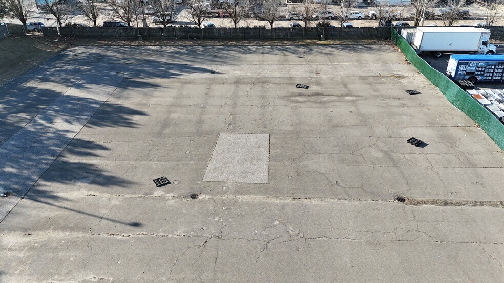 More Photos Of 14 Spence St, Bay Shore Land For Lease