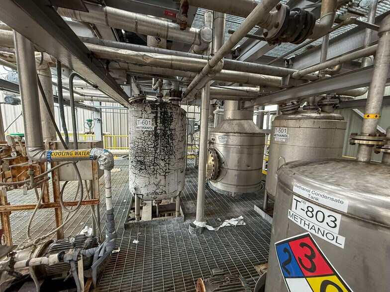 More Photos Of 5640 44th Ave S, Clinton Office For Sale