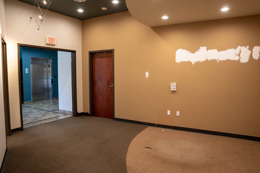 More Photos Of 463 New Karner Rd, Albany Office For Lease