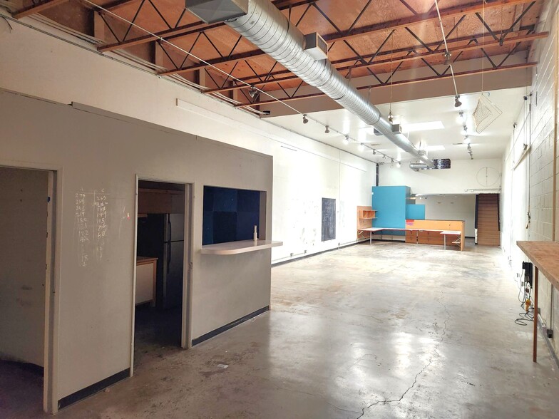 More Photos Of 1653 Stanford St, Santa Monica Warehouse For Lease