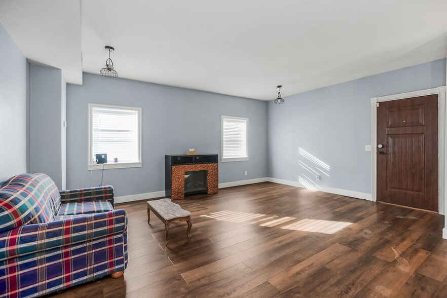 More Photos Of 1022 19th St, Kansas City Office Residential For Sale